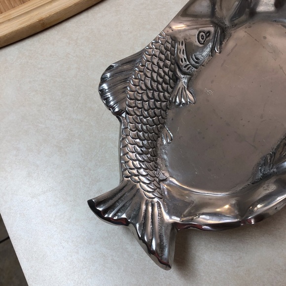 16" by 9"  brass fish serving platter - Picture 5 of 7